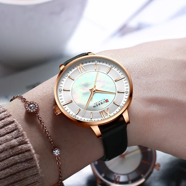 Curren 9080 Pu Leather  Women's Wrist Watches - Image 4
