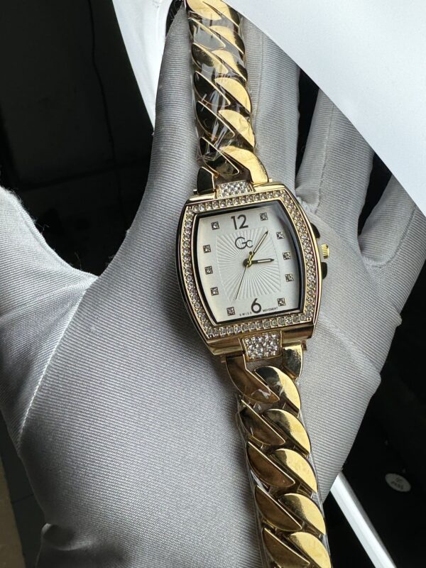 Gucci Premium Bracelet Style Diomand Design Ladies Watch - Image 2
