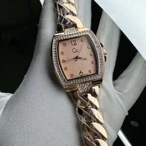 Gucci Premium Bracelet Style Diomand Design Ladies Watch
