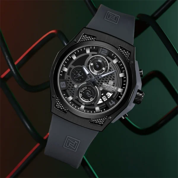 Naviforce 8051 Quartz Fashion Wristwatch for Man - Image 4