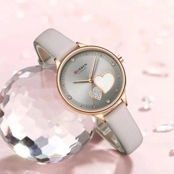 CURREN 9077 Women’s Quartz Watches Wristwatch Leather