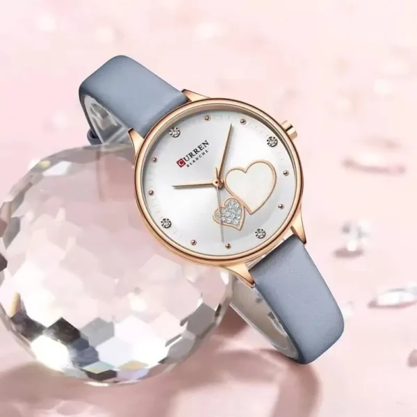 CURREN 9077 Women’s Quartz Watches Wristwatch Leather
